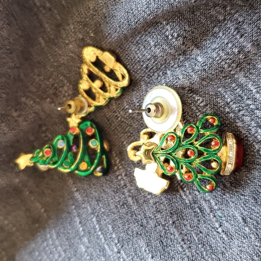 Set of Christmas earrings